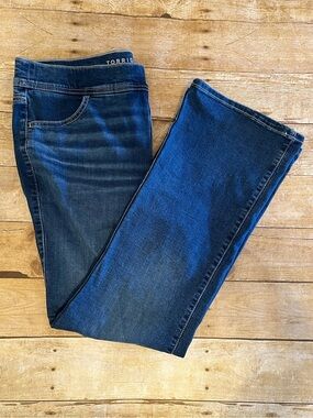 Torrid Lean Jean High Rise Slim Bootcut Dark Blue Boot Cut EUC Size 1X Short